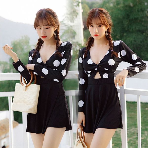 female 2020 dress swimsuit fairy fan spring one-piece skirt style conservative flat angle slim belly-covering swimsuit, White;black
female 2020 dress swimsuit fairy fan spring one-piece skirt style conservative flat angle slim belly-covering swimsuit, White;black
