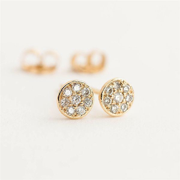 cute female ladies small round zircon stud earring classic silver rose gold circle earring fashion double earrings for women, Golden;silver
cute female ladies small round zircon stud earring classic silver rose gold circle earring fashion double earrings for women, Golden;silver