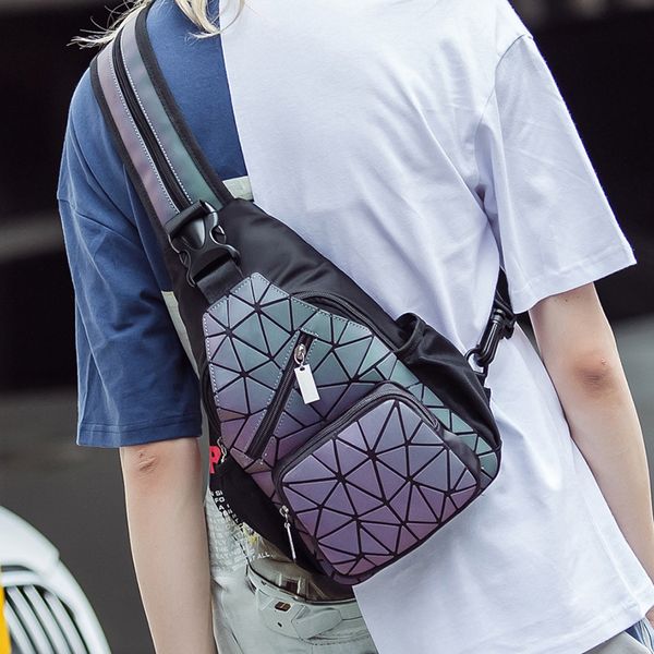 pu leather crossbody bag 2020 new fashion wild shoulder bag laser geometric chest bags outdoor multi-function rucksack
pu leather crossbody bag 2020 new fashion wild shoulder bag laser geometric chest bags outdoor multi-function rucksack