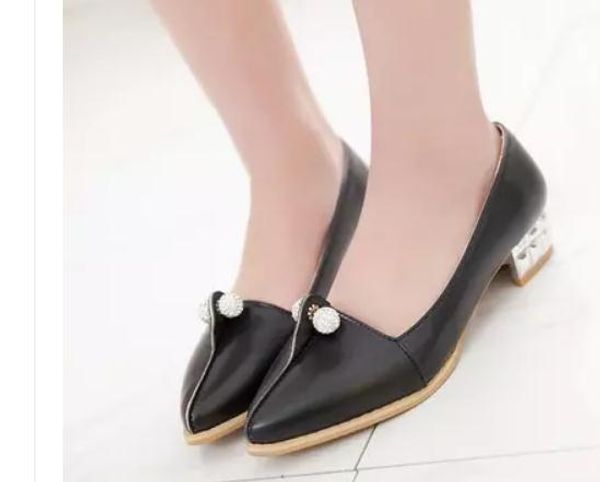 2018 women's shoes in spring and autumn with new style low heel pointed end water drill, Black
2018 women's shoes in spring and autumn with new style low heel pointed end water drill, Black