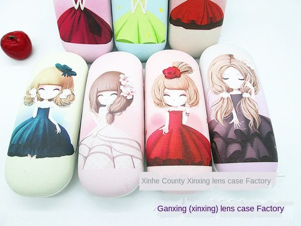 cartoon cute case glasses case iron glasses box frame myopia box 
cartoon cute case glasses case iron glasses box frame myopia box