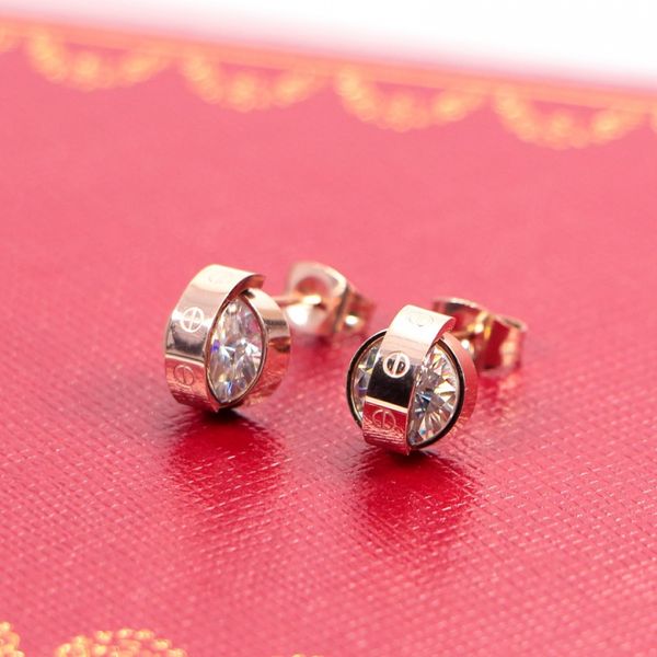 2020 fashion jewelry famous brand stud stainless steel earrings 18k gold plated stainless steel classical love gem earrings for women, Golden;silver
2020 fashion jewelry famous brand stud stainless steel earrings 18k gold plated stainless steel classical love gem earrings for women, Golden;silver