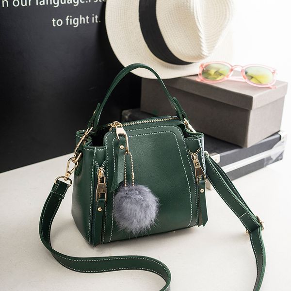 korean style simple and simple bucket bag, small, fresh and oblique hand-held single-shoulder women's bag 
korean style simple and simple bucket bag, small, fresh and oblique hand-held single-shoulder women's bag