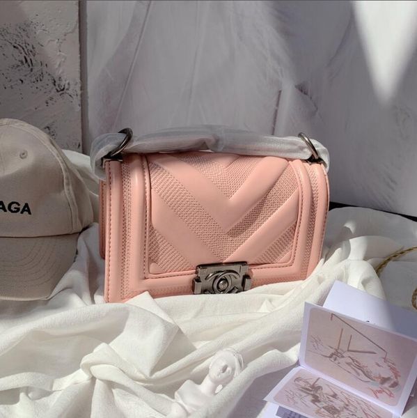 2020 fashion classic lady cross shoulder bag summer hot selling 7 цветов, 20 см
2020 fashion classic lady cross shoulder bag summer hot selling 7 цветов, 20 см