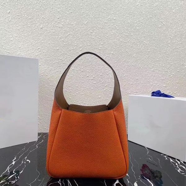 2020 new fashion brand luxury handbag for women genuine leather tote handbag lady tote bucket bag
2020 new fashion brand luxury handbag for women genuine leather tote handbag lady tote bucket bag