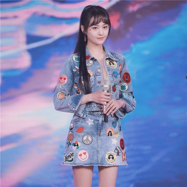 2020 ladies' skirt explosions autumn new fashion trend embroidered patch short denim jacket half-length skirt set size s-xl, White
2020 ladies' skirt explosions autumn new fashion trend embroidered patch short denim jacket half-length skirt set size s-xl, White