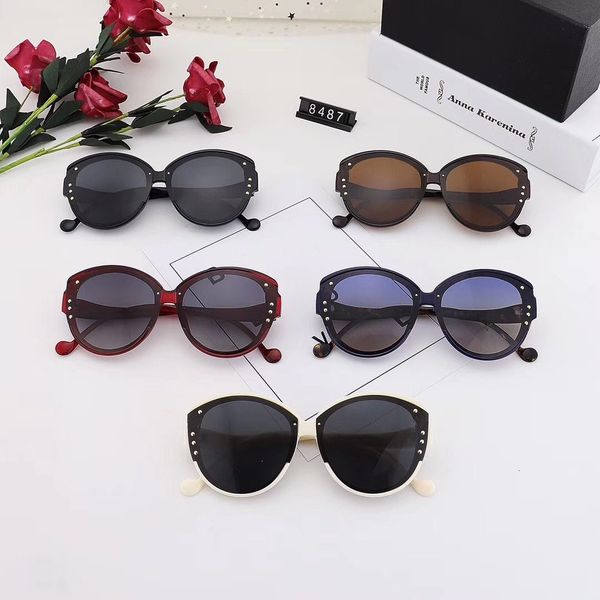 2020 designer fashion sunglasses, ultra-light design of women's sunglasses, high-definition polaroid lenses 8487, White;black
2020 designer fashion sunglasses, ultra-light design of women's sunglasses, high-definition polaroid lenses 8487, White;black
