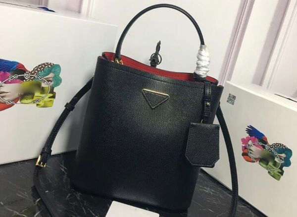 realfine888 3a quality 1ba212 22.5cm panier medium saffiano leather bag,metal logo,with dust bag,ing
realfine888 3a quality 1ba212 22.5cm panier medium saffiano leather bag,metal logo,with dust bag,ing