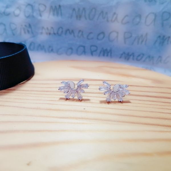 fashion-women earrings new accessories wsj000 exquisite gift box #1101022 tang6602, Golden
fashion-women earrings new accessories wsj000 exquisite gift box #1101022 tang6602, Golden
