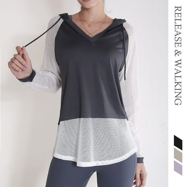 running jerseys r&w women mesh sleeve hollow fabric adopts stitching design breathable fitness t-shirt exerice shirt with hats ups tshir, Black;blue
running jerseys r&w women mesh sleeve hollow fabric adopts stitching design breathable fitness t-shirt exerice shirt with hats ups tshir, Black;blue