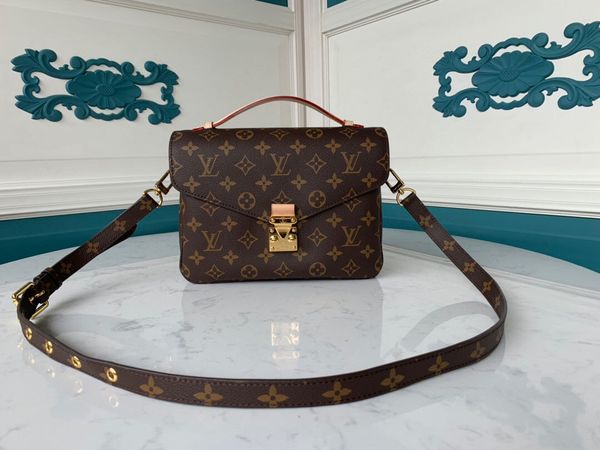 new women's one-shoulder bag high-end custom quality diagonal cross bag fashion trend leisure style gold metal accessories with detacha
new women's one-shoulder bag high-end custom quality diagonal cross bag fashion trend leisure style gold metal accessories with detacha