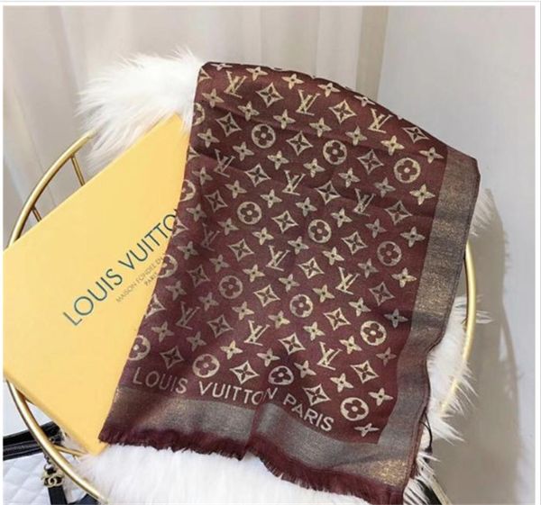 Cla ic brand fa hion pari how de igner carf luxury golden thread wool textile carf woman hawl carf 140cm
Cla ic brand fa hion pari how de igner carf luxury golden thread wool textile carf woman hawl carf 140cm