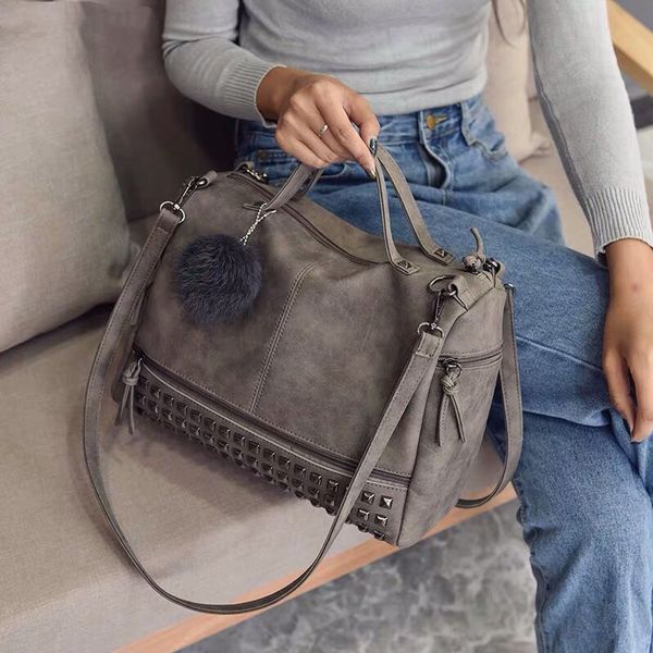 2020 fashion women modern punk frosted pu leather cross body rivet handle shoulder bags tote satchel handbags for lady
2020 fashion women modern punk frosted pu leather cross body rivet handle shoulder bags tote satchel handbags for lady