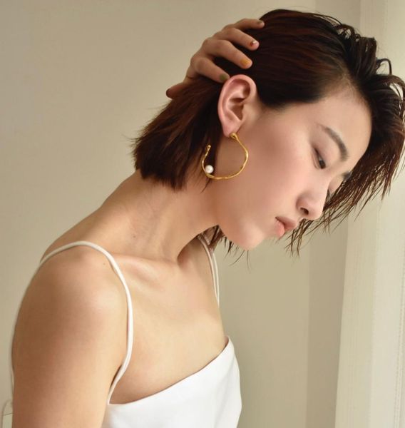 2019 new long earrings gold asymmetry big hanging dangle earrings for women wedding party fashion jewelry, Golden;silver
2019 new long earrings gold asymmetry big hanging dangle earrings for women wedding party fashion jewelry, Golden;silver