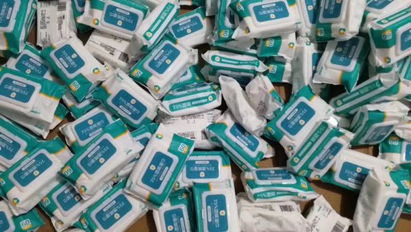 75% disinfecting alcohol wipes disposable hand wipes skin cleaning bacteria disinfection wipes cotton 60 pieces/box in stock
75% disinfecting alcohol wipes disposable hand wipes skin cleaning bacteria disinfection wipes cotton 60 pieces/box in stock