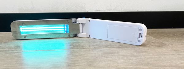 dhl new uvc sterilization lamp personal hygiene care handheld portable uvc sterilizer can sterilize mobile phones, clothes and pets
dhl new uvc sterilization lamp personal hygiene care handheld portable uvc sterilizer can sterilize mobile phones, clothes and pets