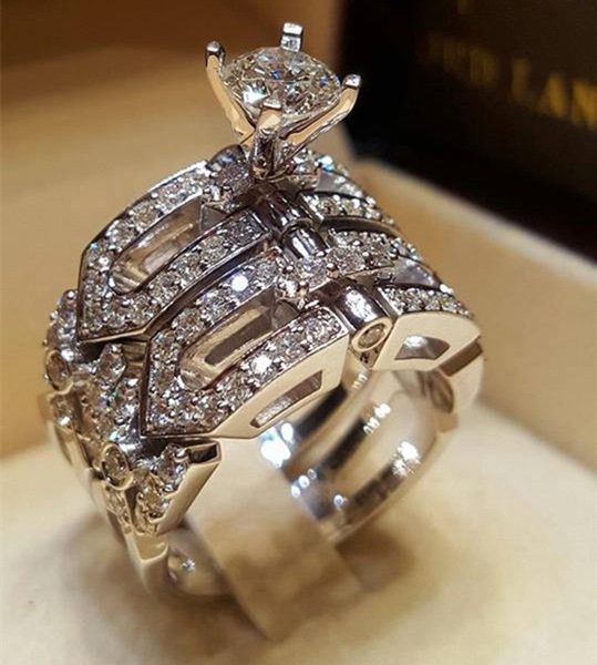 selling exquisite new european and american set ring proposal party ring, Golden;silver
selling exquisite new european and american set ring proposal party ring, Golden;silver