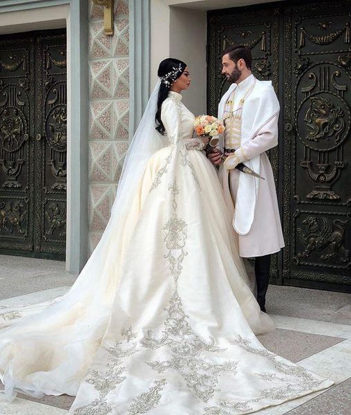 2020 vintage ball gown arabic muslim wedding dresses lace embroidery long sleeves bride bridal gowns vestido de novia, White
2020 vintage ball gown arabic muslim wedding dresses lace embroidery long sleeves bride bridal gowns vestido de novia, White