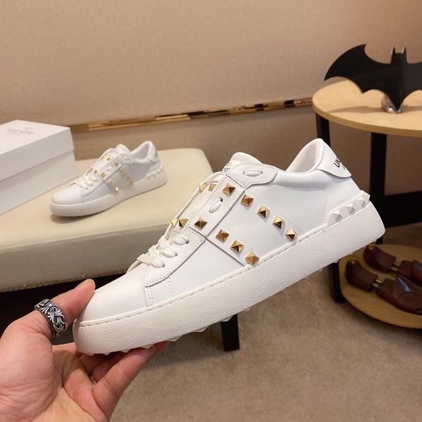 fashion luxury red bottom spike shoes flat men and women flash party couple leather casual sports shoes size 36-45, Black
fashion luxury red bottom spike shoes flat men and women flash party couple leather casual sports shoes size 36-45, Black