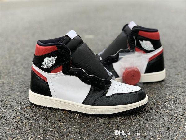 2019 1 retro high og gym red blakc for men basketball shoes white sail authentic sports sneakers with original box 555088-061
2019 1 retro high og gym red blakc for men basketball shoes white sail authentic sports sneakers with original box 555088-061