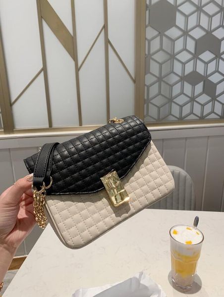 2020 ladies' chain bags show temperament and fashion diamond handbag cross-body bag hardware lock size :20*20cm hl
2020 ladies' chain bags show temperament and fashion diamond handbag cross-body bag hardware lock size :20*20cm hl