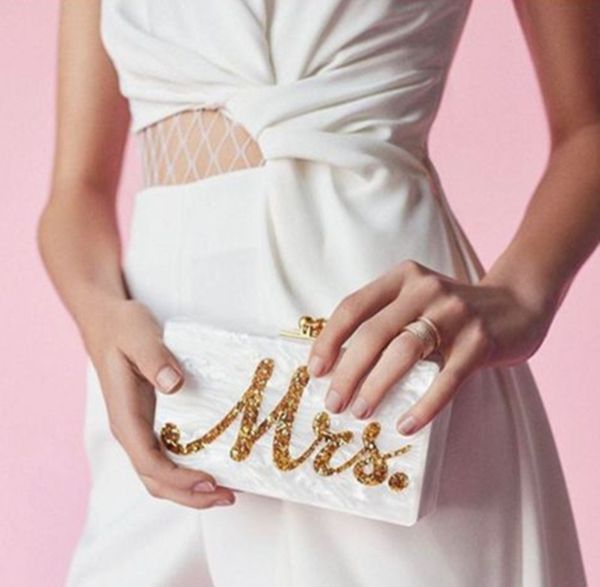 ins selling pearl white with gold glitter letter mrs name personal acrylic box clutches women brand summer beach party bags
ins selling pearl white with gold glitter letter mrs name personal acrylic box clutches women brand summer beach party bags