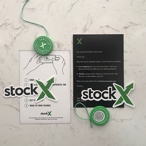 2020 wholesale in stock green circular tag rcode sticker flyer card authentic plastic buckle for shoes, White;pink
2020 wholesale in stock green circular tag rcode sticker flyer card authentic plastic buckle for shoes, White;pink