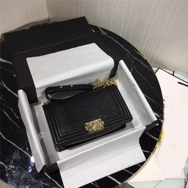 2019 brand fashion designer woman bags romantic retro art style cross-body bags simple and elegant chain bags
2019 brand fashion designer woman bags romantic retro art style cross-body bags simple and elegant chain bags