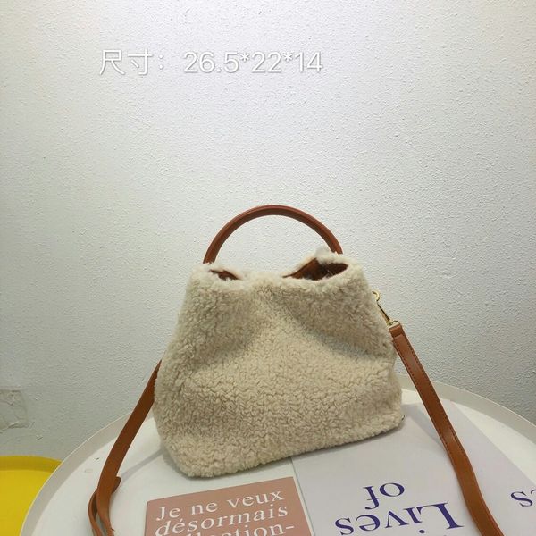 плюшевая текстура новая женская сумка плечо сумки посыльного
плюшевая текстура новая женская сумка плечо сумки посыльного