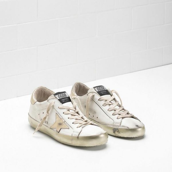 Italy deluxe brand white golden uper tar goo e neaker retro do old dirty hoe 2019 men and women flat port ca ual hoe, Black
Italy deluxe brand white golden uper tar goo e neaker retro do old dirty hoe 2019 men and women flat port ca ual hoe, Black