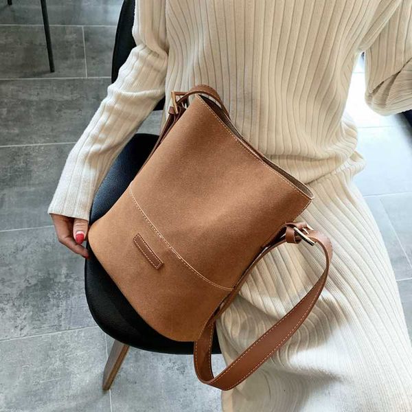 европейский стиль матовый pu кожа женщин ковш сумки 2020 новое прибытие женщин сумки конструктора леди путешествия плеча crossbody сумки 
европейский стиль матовый pu кожа женщин ковш сумки 2020 новое прибытие женщин сумки конструктора леди путешествия плеча crossbody сумки