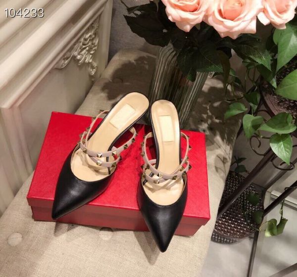 2019high-end designer high heeled sandals heel leather classic woman metal buckle for parties and banquets luxury sandals 35-40, Black
2019high-end designer high heeled sandals heel leather classic woman metal buckle for parties and banquets luxury sandals 35-40, Black