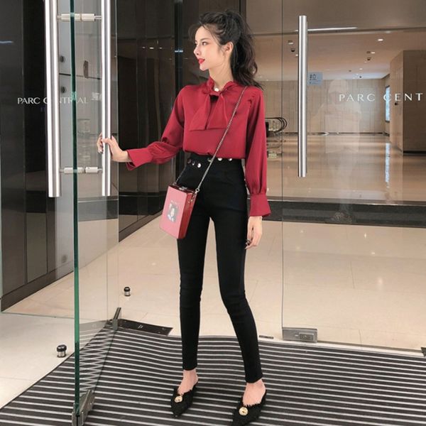 2020 early autumn new silky bow shirt high waist slim stretch pencil pants two-piece suit women, Black;white
2020 early autumn new silky bow shirt high waist slim stretch pencil pants two-piece suit women, Black;white