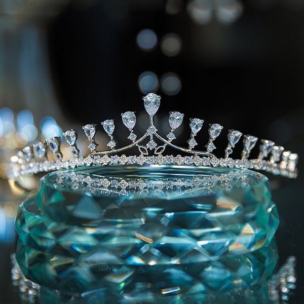 2019 korea fashion luxury zircon crystal tiaras for women bridal crown party accessiories hair jewelry lover bridal prom crowns, Golden;white
2019 korea fashion luxury zircon crystal tiaras for women bridal crown party accessiories hair jewelry lover bridal prom crowns, Golden;white