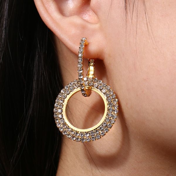 1pairs/ pack 2018 new fashion women's geometric shining zircon stone earrings, Golden
1pairs/ pack 2018 new fashion women's geometric shining zircon stone earrings, Golden