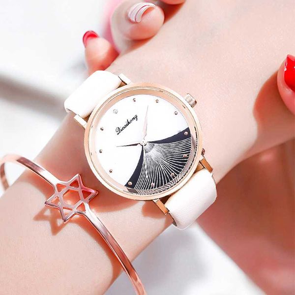 fashion starry sky watch ladies leather strap quartz watch golden ladies creative starry casual clock, Slivery;brown
fashion starry sky watch ladies leather strap quartz watch golden ladies creative starry casual clock, Slivery;brown