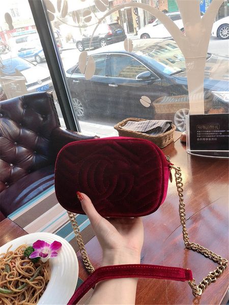 exquisite female bag 2020 new ladies fashion suede wallet ladies crossbodybag clutch bag wallet mobile phone bag
exquisite female bag 2020 new ladies fashion suede wallet ladies crossbodybag clutch bag wallet mobile phone bag