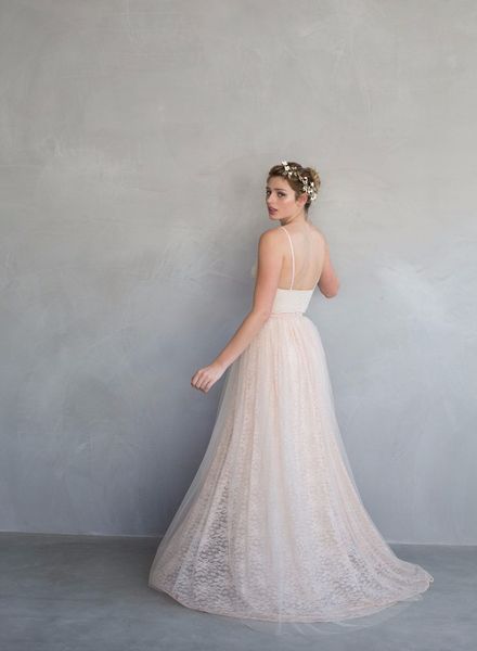 2017 trendy long lace tulle skirt personalized blush pink floor length bridesmaid skirt for wedding formal party skirts custom, Black
2017 trendy long lace tulle skirt personalized blush pink floor length bridesmaid skirt for wedding formal party skirts custom, Black
