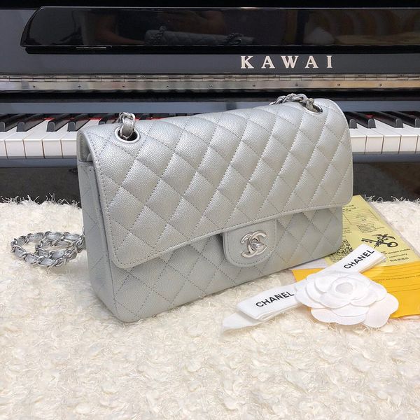 classic lady's handbag 7a high-end custom quality handbag fashion business casual style metal accessories with long shoulder strap
classic lady's handbag 7a high-end custom quality handbag fashion business casual style metal accessories with long shoulder strap