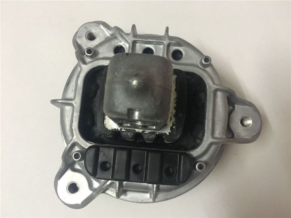 engine mount for bmw5 f10 f11 f18 n20 528i 2013 520i 2010-2017 side l=r oem:2211 6785 601
engine mount for bmw5 f10 f11 f18 n20 528i 2013 520i 2010-2017 side l=r oem:2211 6785 601