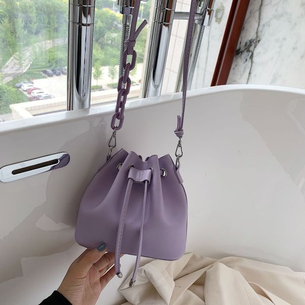 2020 new shoulder bag women's casual fashion korean version of the cross-body portable beam drawstring bucket bag
2020 new shoulder bag women's casual fashion korean version of the cross-body portable beam drawstring bucket bag