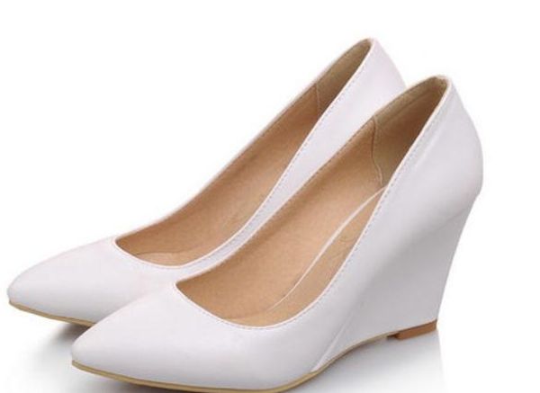 2019 women's shoes in spring and autumn with new style slope heel pointed end @240, Black
2019 women's shoes in spring and autumn with new style slope heel pointed end @240, Black