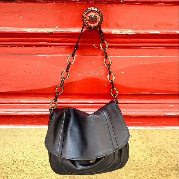 дизайнер женский личность цепи повседневная сумка плеча роскошные ретро crossbody сумка женщин большой емкости негабаритные сумки / 3 
дизайнер женский личность цепи повседневная сумка плеча роскошные ретро crossbody сумка женщин большой емкости негабаритные сумки / 3