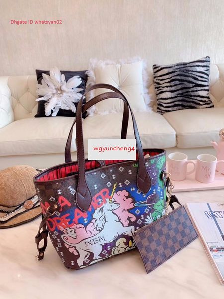 2019 europe and the new fashion high-end wild messenger bag portable small square bag shoulder bag high-end female7658912211, Black
2019 europe and the new fashion high-end wild messenger bag portable small square bag shoulder bag high-end female7658912211, Black