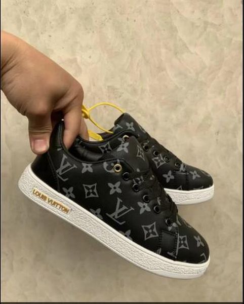 aq8 casual shoes new men women low cut run away sport shoes fashion zapatos sneakers man's woman's shoes, Black;red
aq8 casual shoes new men women low cut run away sport shoes fashion zapatos sneakers man's woman's shoes, Black;red