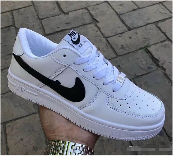 2019 top quality NEW men women fashion low high top white air Walking shoes Skateboard shoes Classic unisex love ones 1 Sneakers outdoor
2019 top quality NEW men women fashion low high top white air Walking shoes Skateboard shoes Classic unisex love ones 1 Sneakers outdoor