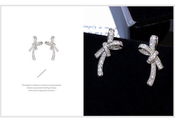 japanese and korean sweet fragrance bow ear nails temperament simple short earrings s925 silver needle antiallergy women wholesale, Golden;silver
japanese and korean sweet fragrance bow ear nails temperament simple short earrings s925 silver needle antiallergy women wholesale, Golden;silver