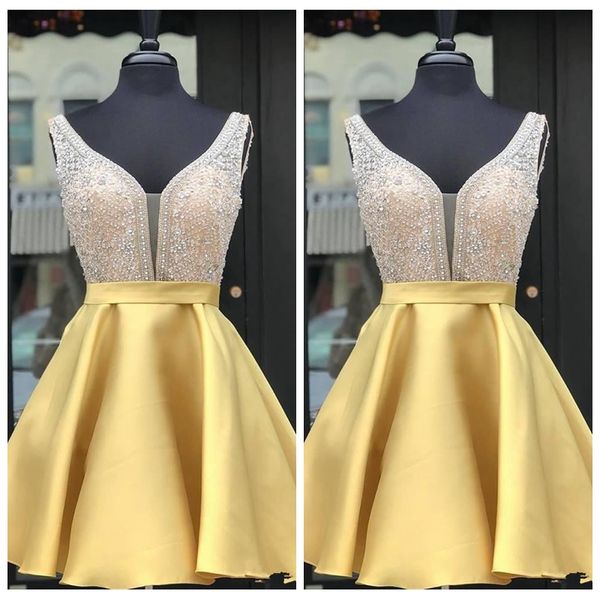 2021 sheer v-neck a-line homecoming dresses short formal sleeveless mini girls junior graduation party gowns satin robe de soiree beaded, Blue;pink
2021 sheer v-neck a-line homecoming dresses short formal sleeveless mini girls junior graduation party gowns satin robe de soiree beaded, Blue;pink