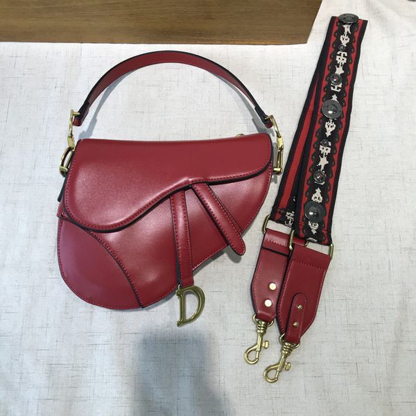 lady fashion saddle bags pu leather horseshoe buckle shoulder strap hand-held single shoulder oblique embroidery bags
lady fashion saddle bags pu leather horseshoe buckle shoulder strap hand-held single shoulder oblique embroidery bags