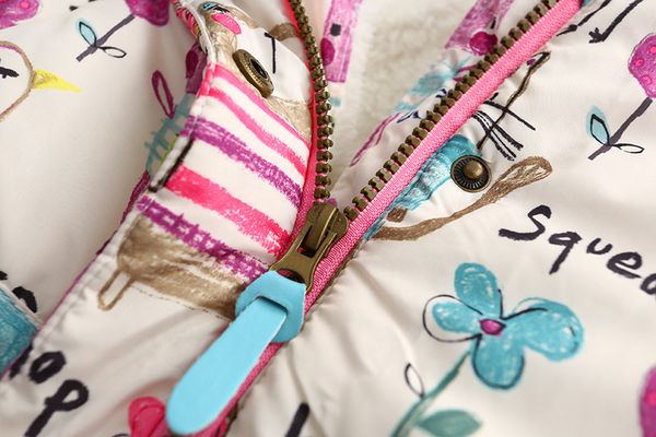 thicken girls winter coats graffiti girls overcoat hooded baby kids outerwear cute lovely cartoon printed girls warm jackets, Blue;gray
thicken girls winter coats graffiti girls overcoat hooded baby kids outerwear cute lovely cartoon printed girls warm jackets, Blue;gray